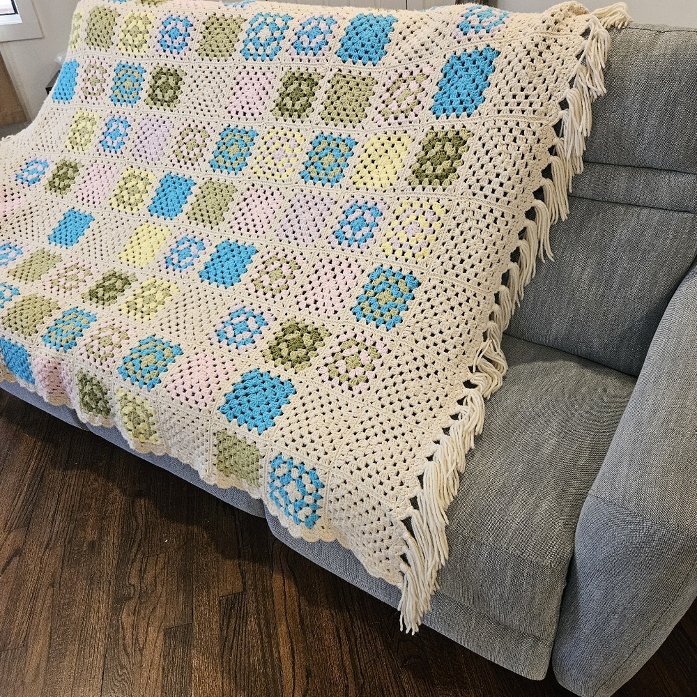 VTG Granny Square Handmade Crochet Patchwork Blanket Cottagecore Boho 75Lx53W